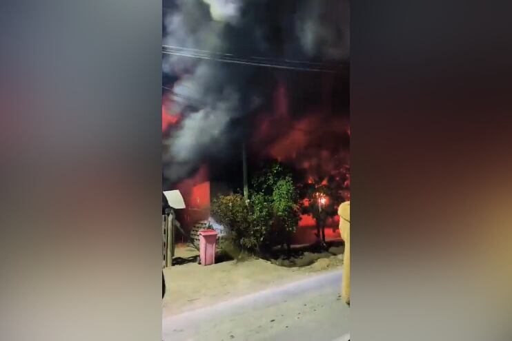 Incendio de gran magnitud afecta vivienda en sector rural de Buin