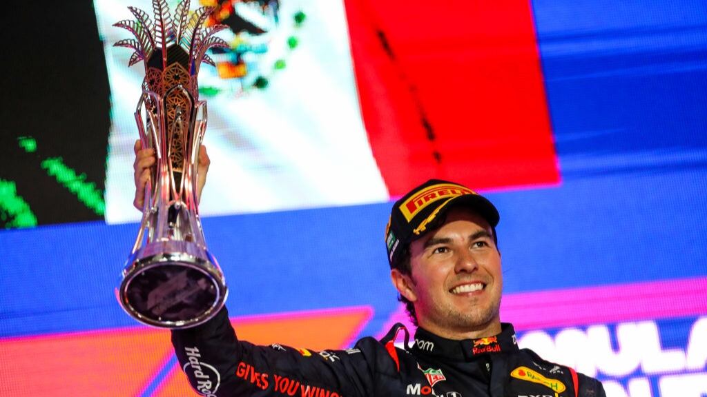 Checo Pérez domina de principio a fin el circuito callejero del GP de Arabia Saudita