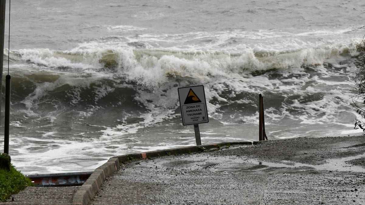 Descartan tsunami en las costas chilenas tras sismo de magnitud 5,1 en Putre