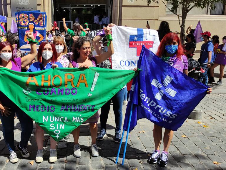 Mujeres de Petorca denunciaron crisis hídrica que afecta a la localidad y entregaron carta al Ministerio de Agricultura