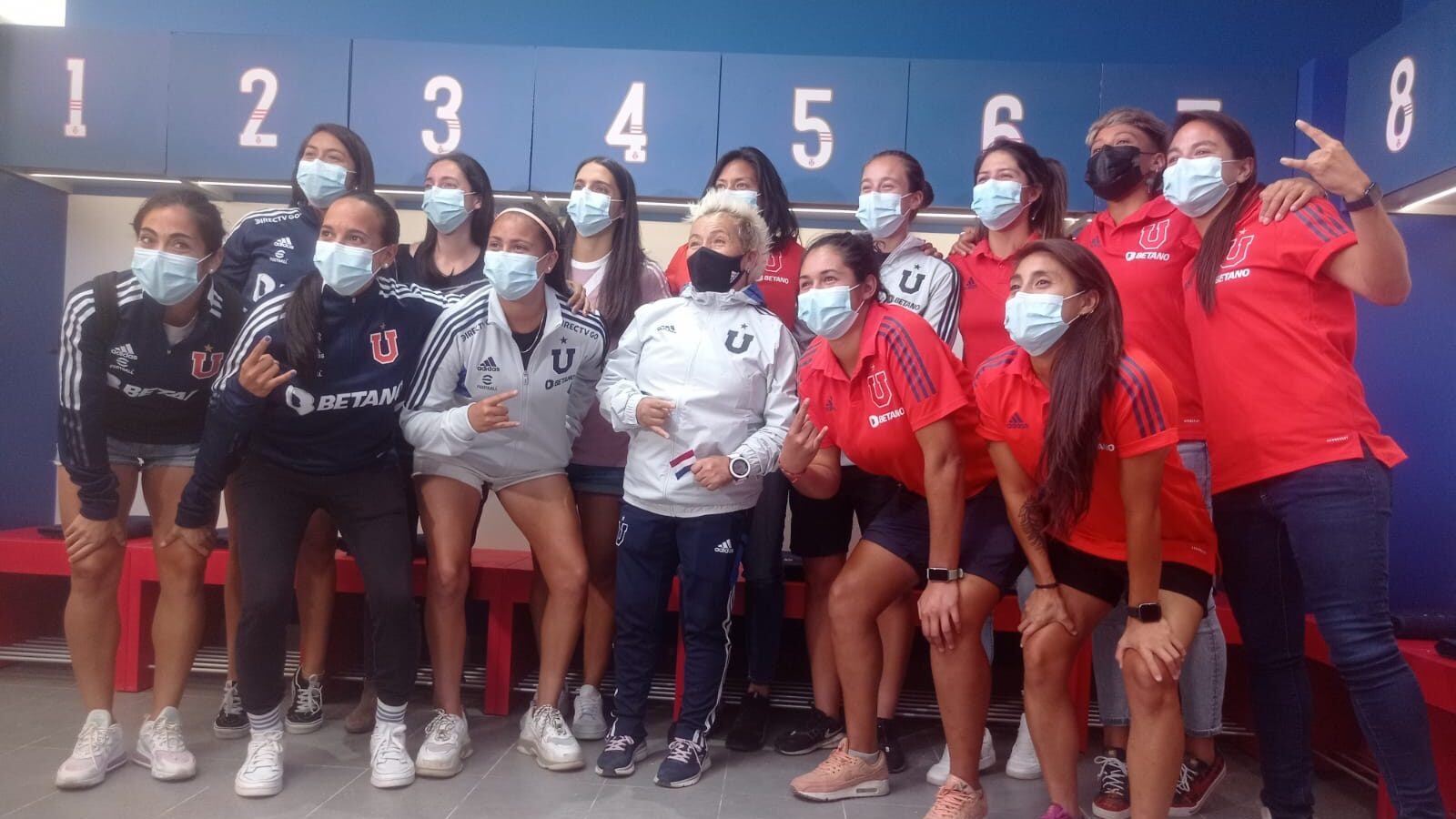 Universidad de Chile inauguró el camarín Isabel Berríos, de uso exclusivo para el equipo femenino azul