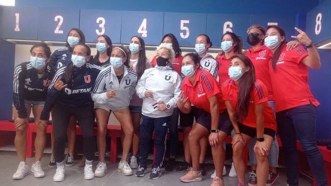 Universidad de Chile inauguró el camarín Isabel Berríos, de uso exclusivo para el equipo femenino azul