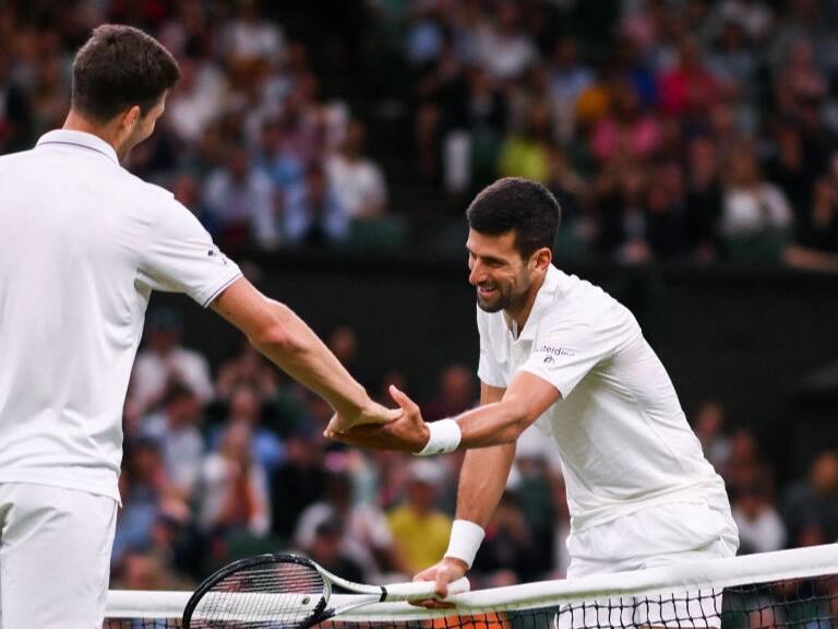 Novak Djokovic deberá esperar hasta el lunes para abrochar su clasificación a cuartos de final en Wimbledon