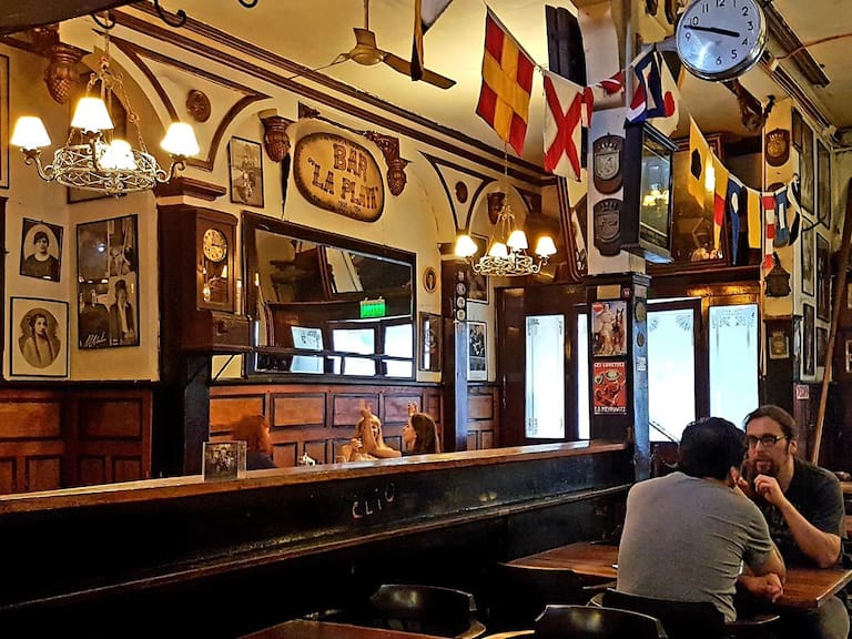 No pudo con la pandemia: anuncian cierre del emblemático bar «La Playa» de Valparaíso