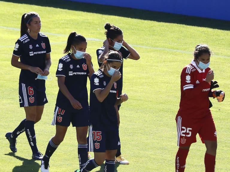 Se complican las cosas: Jugadora de la U da positivo por coronavirus a un día del debut por la Copa Libertadores Femenina