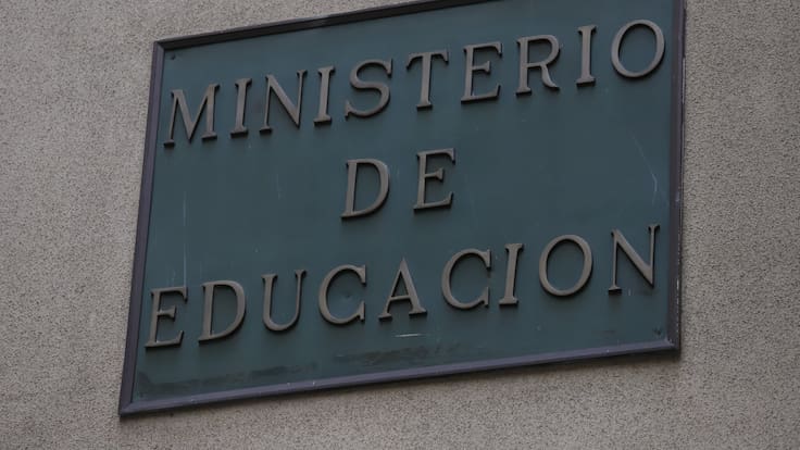 Mineduc da giro radical y apunta a la “libertad de proyectos educativos” y “fin de la tómbola”