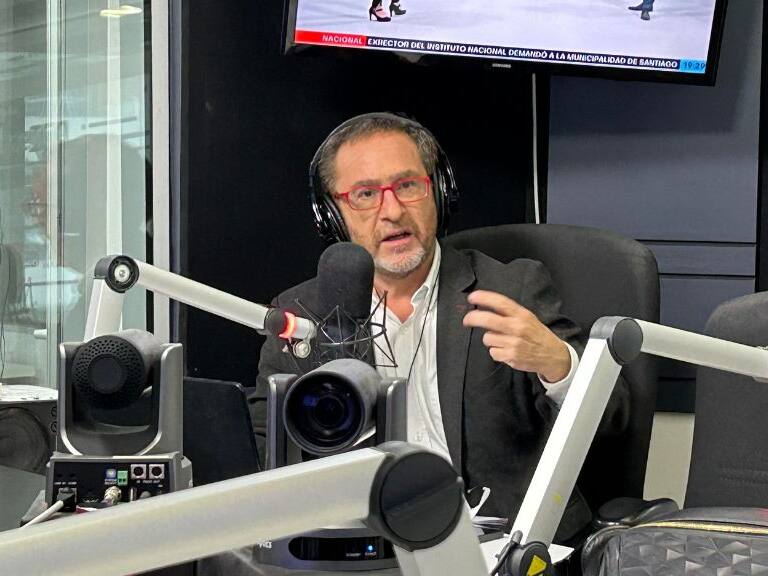 ministro Juan Carlos García - tren de Santiago a Valparaíso