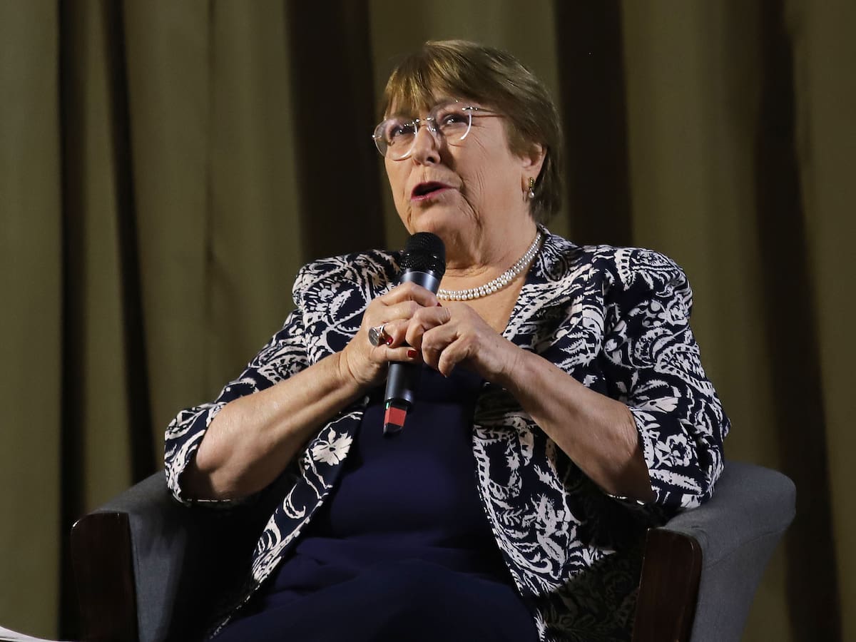 Bachelet critica estereotipos contra mujeres en política: “Se nos evalúa no solo por lo que hacemos”