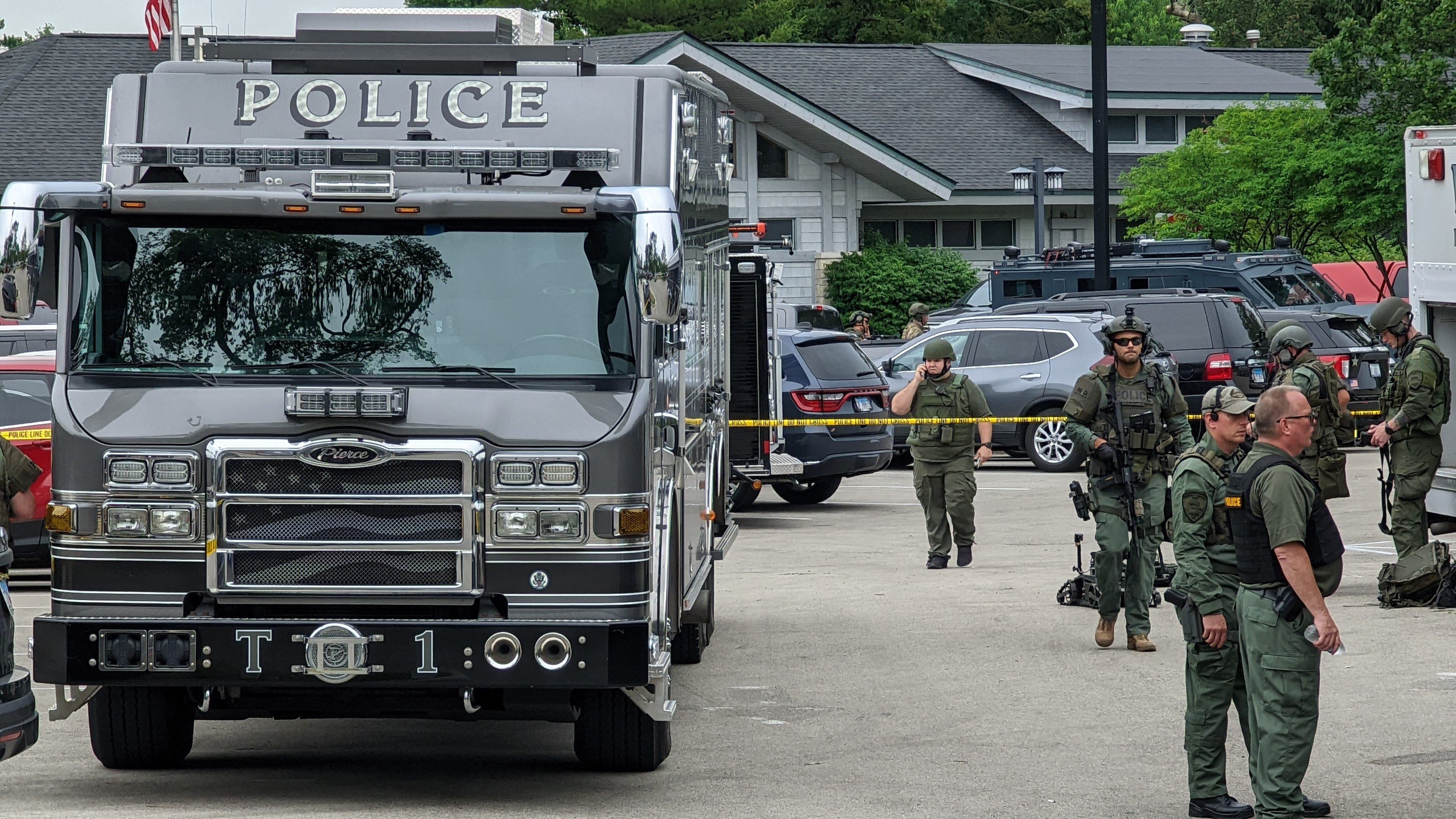 ILLINOIS, USA - JULY 04: Security forces are deployed to the scene after multiple people were reported to have been shot at a July 4 Independence Day parade in the US state of Illinois on July 04, 2022. (Photo by Jacek Boczarski/Anadolu Agency via Getty Images)