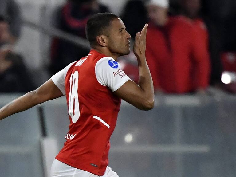 Leandro Benegas convierte un doblete por Copa Sudamericana