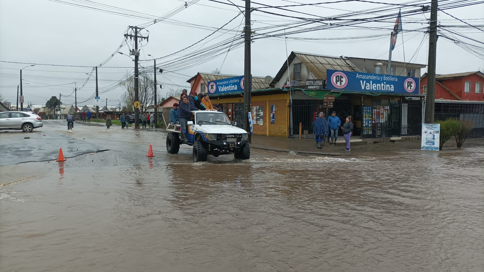 Acceso a Villa Francia, límite entre Talca y Maule.