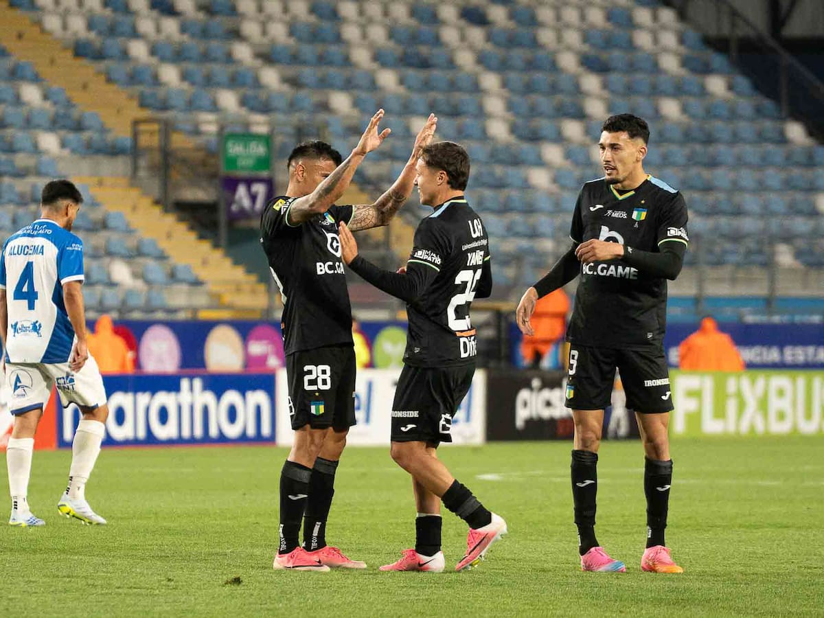 O’Higgins resiste con uno menos y toma ventaja ante Santa Cruz en los octavos de final de la Copa Chile