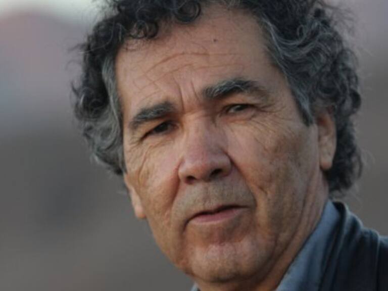 100 Años en el aire: Hernán Rivera Letelier y el radioteatro