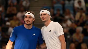 Alexander Zverev fue mucho para Stefanos Tsitsipas en los cuartos de final del Masters 1000 de París