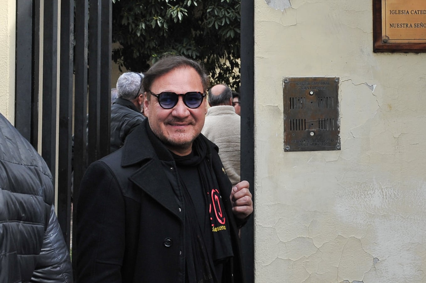 15 DE JULIO DEL 2024 / SANTIAGO El actor chileno, Rodrigo Muñoz, durante su asistencia a velorio.
Velorio del humorista Claudio Reyes, en la Capilla Castrense de Providencia, quien falleció a los 64 producto de un infarto.
FOTO: VICTOR HUENANTE / AGENCIAUNO