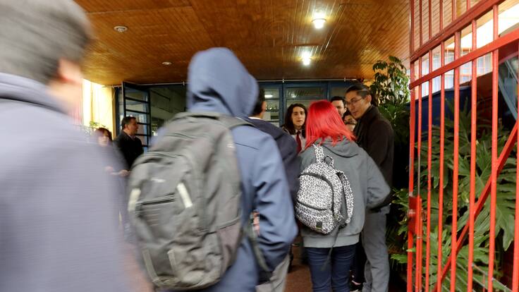 Tras sanción a estudiante por usar pelo largo en colegio de Osorno: ¿Qué dice la ley?