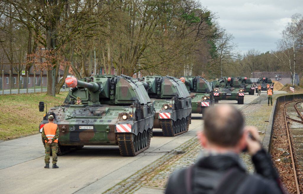 Grupo de tanques Panzerhaubitze 2000 de las fuerzas de Alemania
