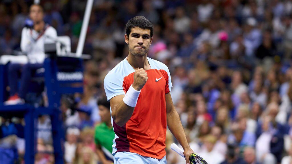 NEW YORK, NEW YORK - SEPTEMBER 09: Carlos Alcaraz of Spain celebrates a point against Frances Tiafoe of the United States during their Men's Singles Semifinal match on Day Twelve of the 2022 US Open at USTA Billie Jean King National Tennis Center on September 09, 2022 in the Flushing neighborhood of the Queens borough of New York City.  (Photo by Diego Souto/Quality Sport Images/Getty Images)