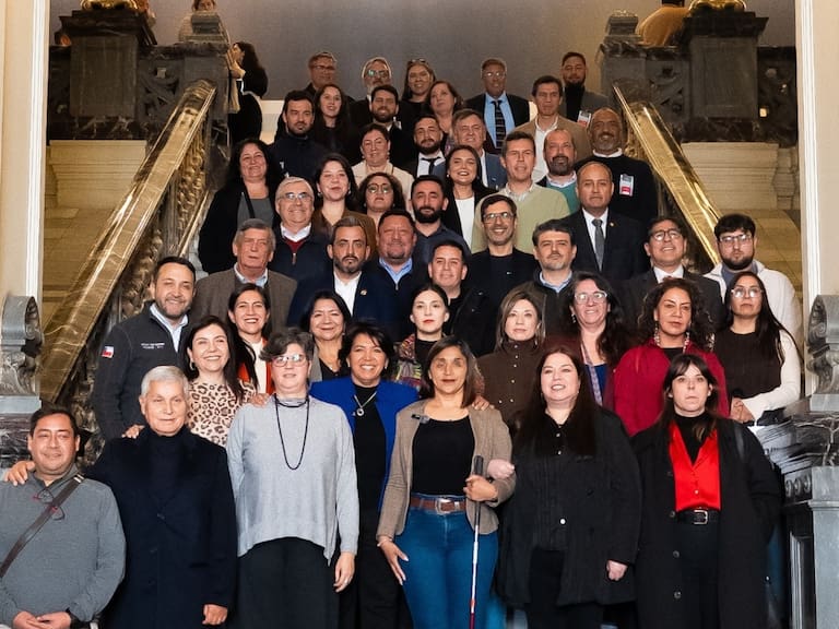 Senadores y alcaldes de Oposición sellan acuerdo para rechazar la megarreforma del Presidente Kast