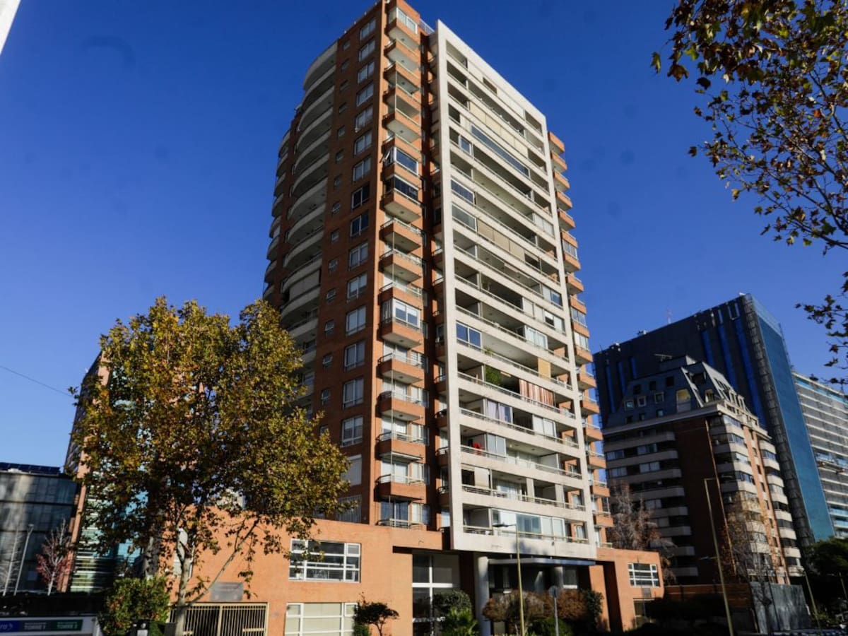 Estaba en estado de ebriedad: padre de niña que cayó de un piso 11 busca salir de prisión preventiva