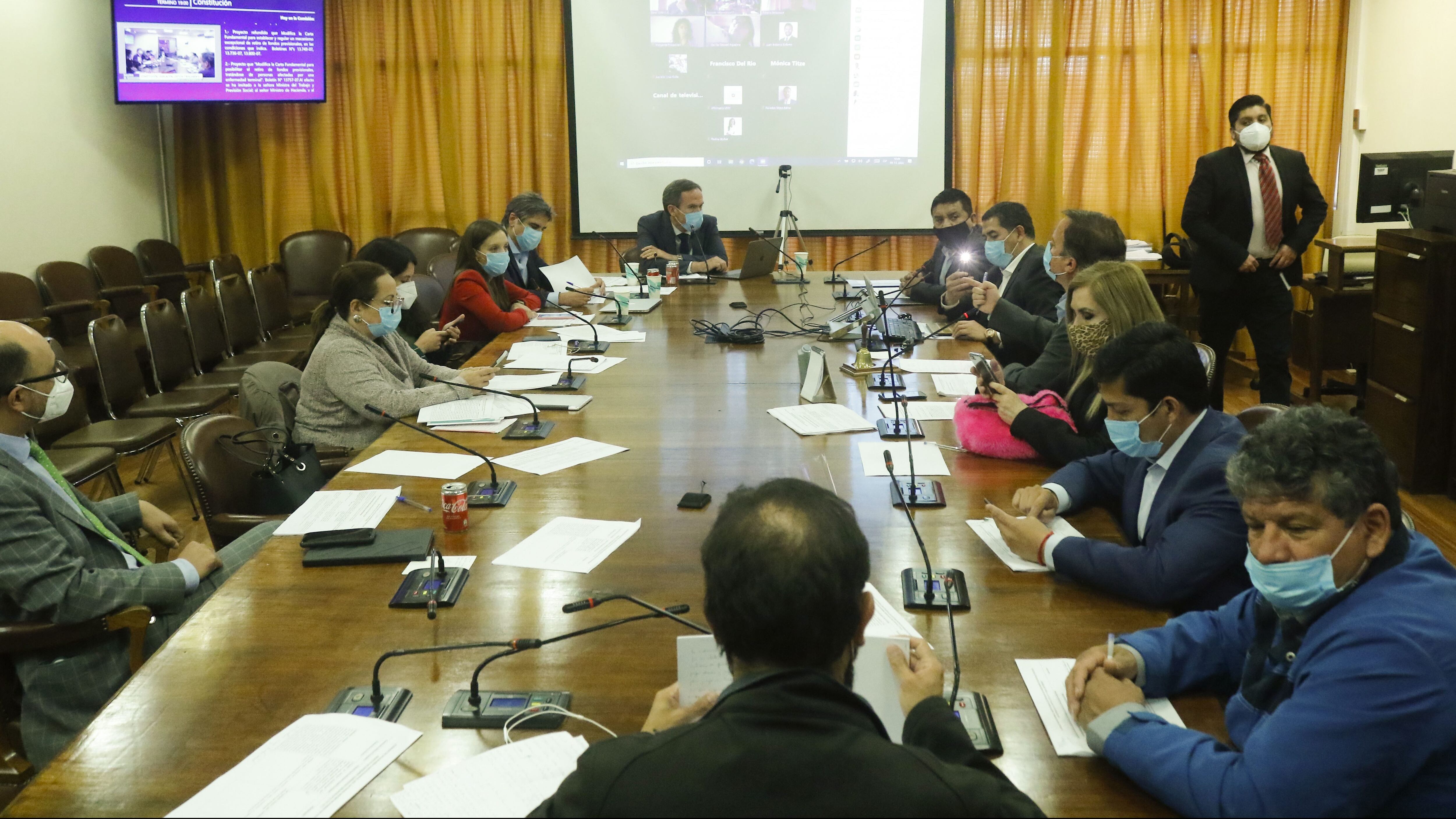 04 DE NOVIEMBRE DE 2020/VALPARAISOVista general de la sesion de la Comision de Constitucion de la Camara de Diputados, que discute los proyectos que permiten el segundo retiro de los fondos previsionales.
FOTO: LEONARDO RUBILAR CHANDIA/AGENCIAUNO