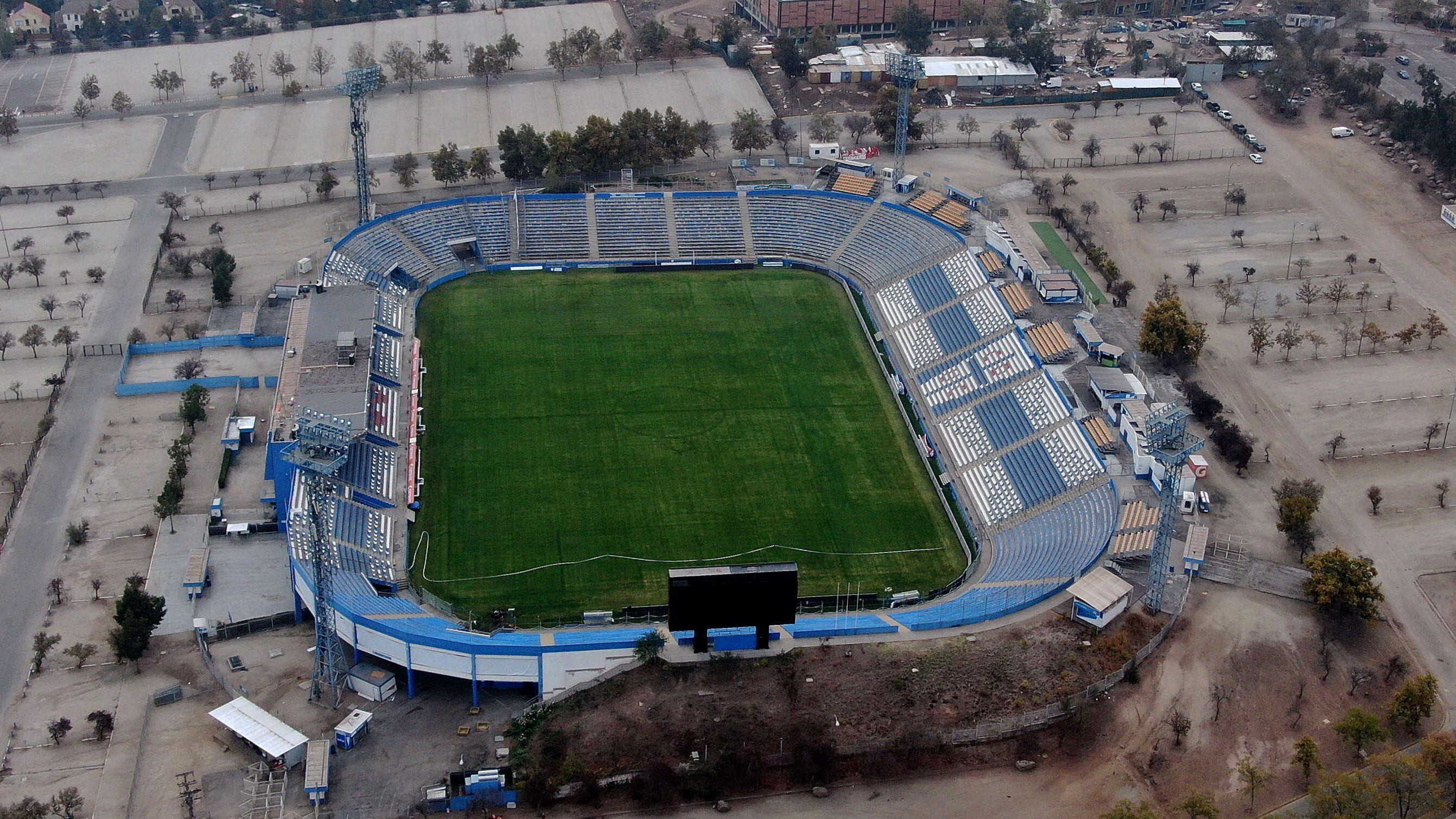 29 de Abril de 2020/SANTIAGOEstadio San Carlos de Apoquindo. Reducto de Universidad Catlica que se encuentra sin actividad desde mediados de marzo, luego de la detencin del ftbol chileno por el brote de COVID-19.
FOTO:SAMIR VIVIEROS/AGENCIAUNO