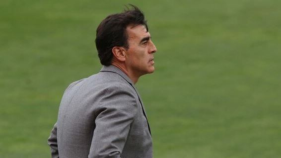 El alivio de Gustavo Quinteros tras la continuidad de Pablo Solari: "Nos quedamos tranquilos, es una buena noticia"