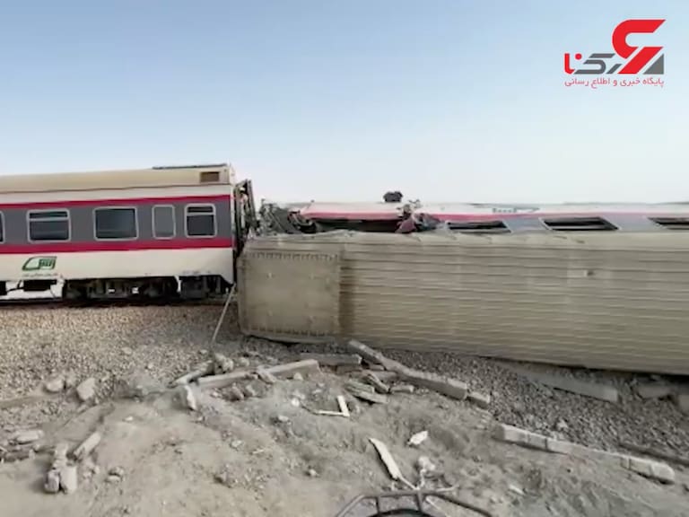 Imagen del descarrilamiento de un tren en el centro de Irán