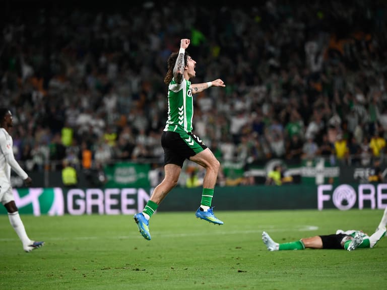 El Betis de Pellegrini le quita el triunfo en los descuentos al Real Madrid y deja servido el título