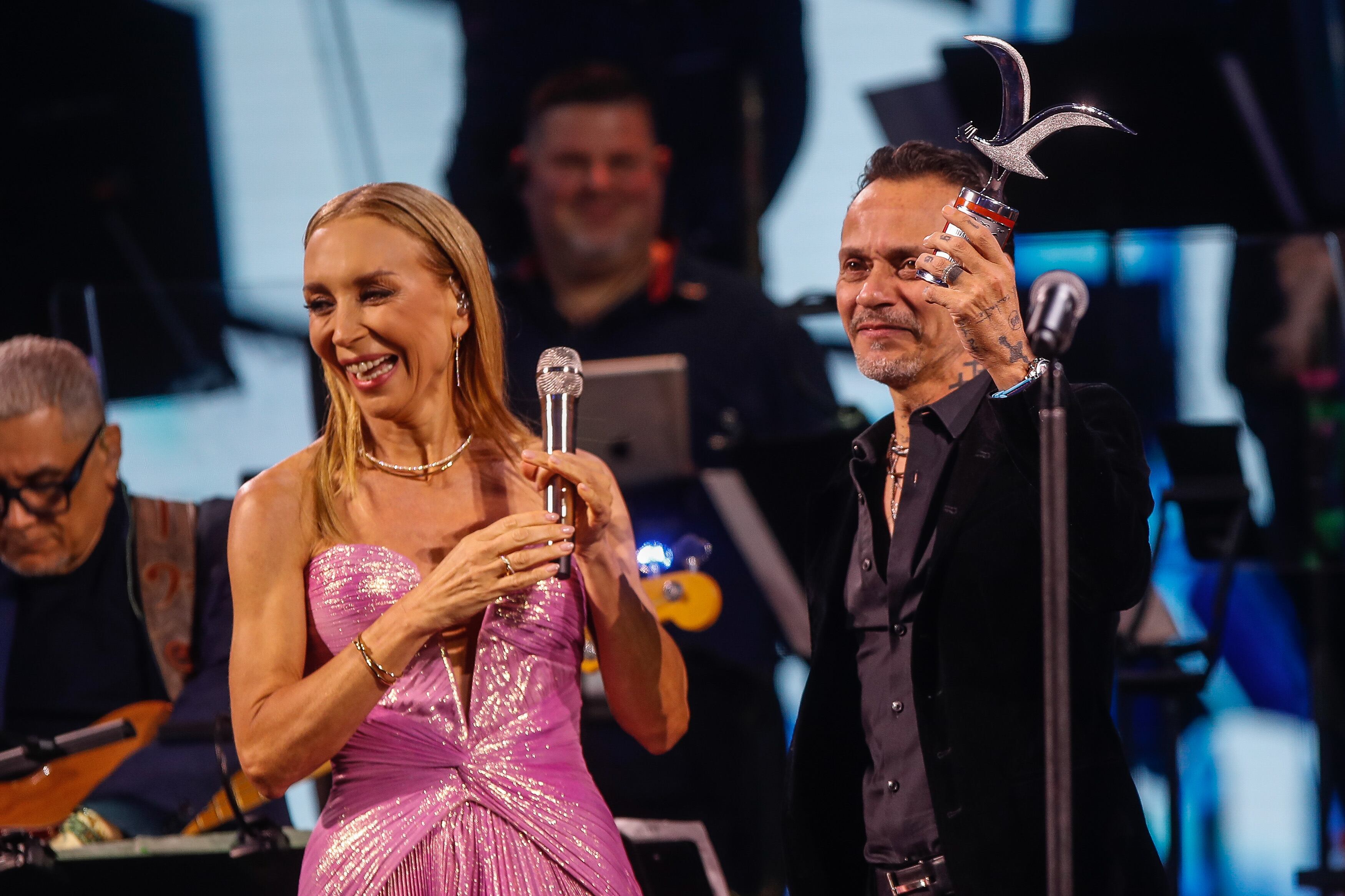23 DE FEBRERO DE 2025 / VALPARAÍSO
Mark Anthony Recibe la Gaviota de Plata durante el 64 Festival Internacional de la Canción Viña 2025 en la Quinta Vergara
FOTO: DIEGO MARTIN/AGENCIAUNO