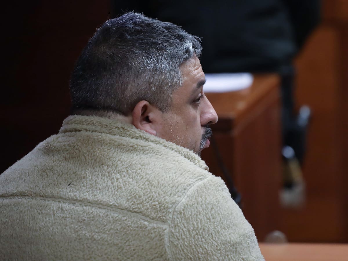 Gendarmería se negaba a cumplir la orden: exasesor de Joaquín Lavín León finalmente es trasladado a Capitán Yáber