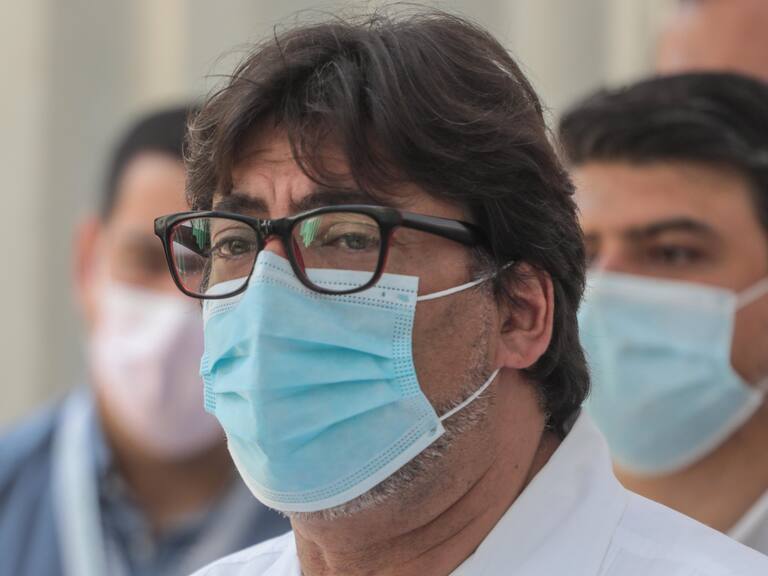 28 de diciembre del 2021/SANTIAGOLa Asociación Chilena de Municipalidades junto Daniel Jadue, alcalde de Recoleta, apoya el proceso constituyente impulsando la participación popular en sus territorios. A través de un convenio de colaboración con la Convención Constitucional, se busca lograr una participación amplia, inclusiva, diversa, pluralista, universal, descentralizada, equitativa y con justicia territorial, en el proceso constituyente.
FOTO: SEBASTIAN BELTRAN GAETE/AGENCIAUNO