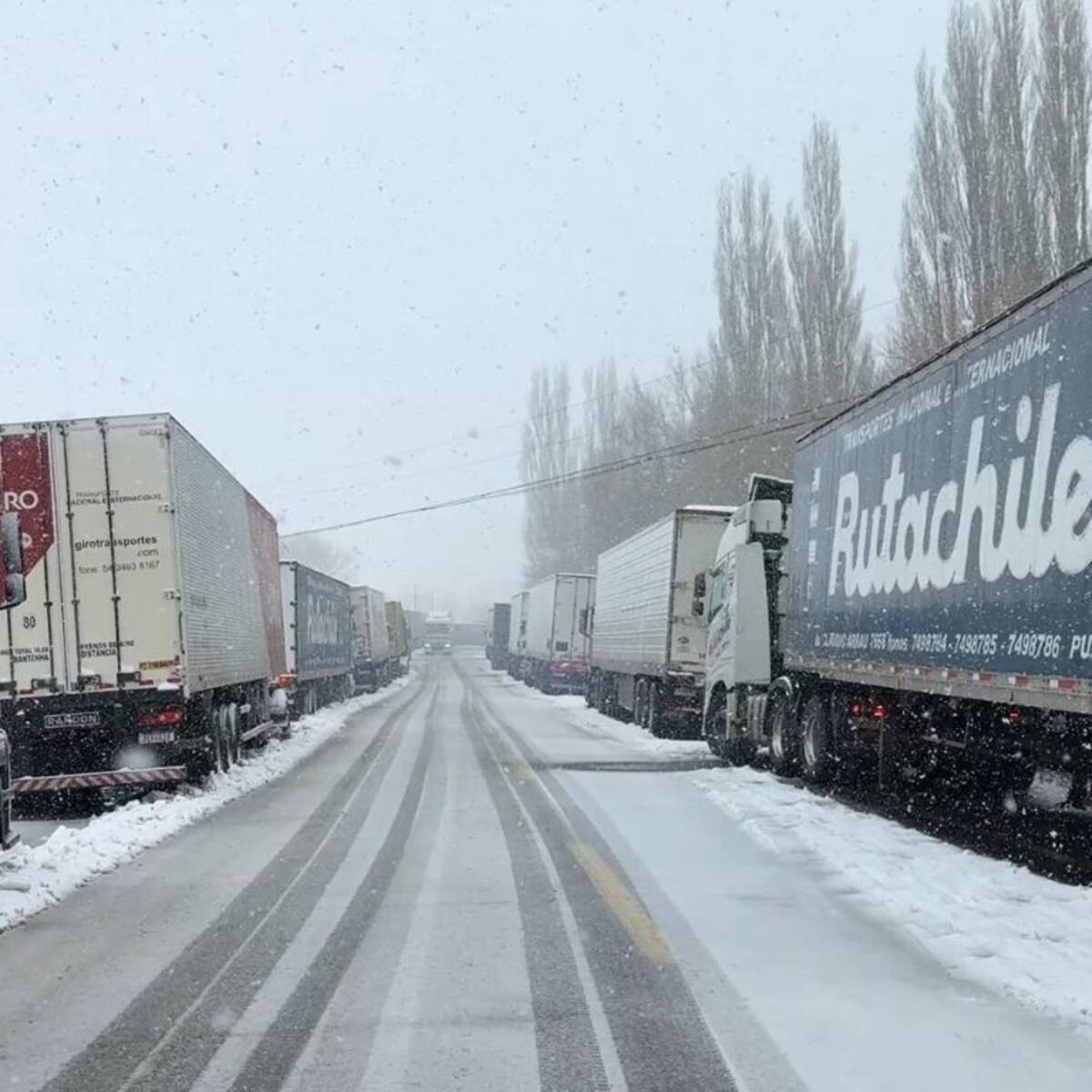 Atrapados entre nieve y frío extremo: cerca de 300 camioneros esperan cruzar paso fronterizo en La Araucanía