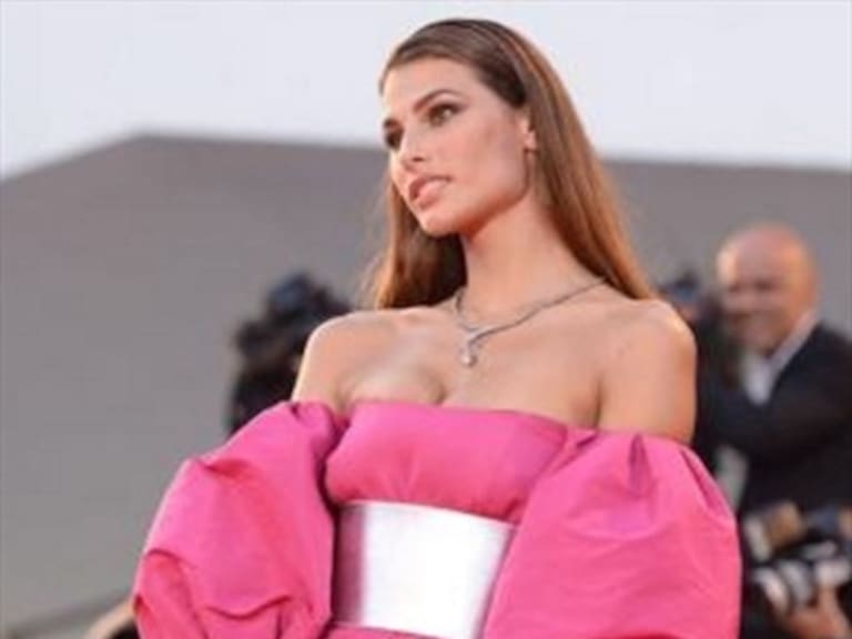 Revelan el secreto de Dayane Mello para usar vestido con atrevido tajo