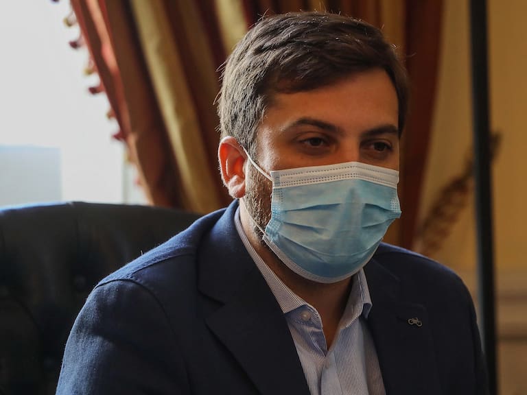 Presidente de la Cámara desestima necesidad de renuncia de Siches: «Esta situación no amerita ir más allá»