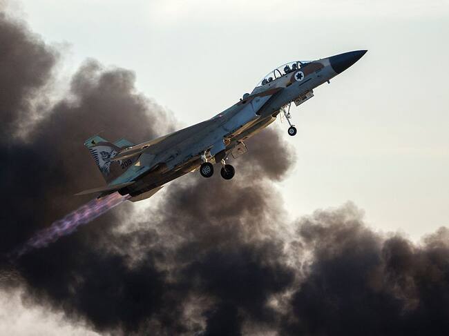Un caza de la fuerza aérea Israelí F-15 durante un ejercicio militar
