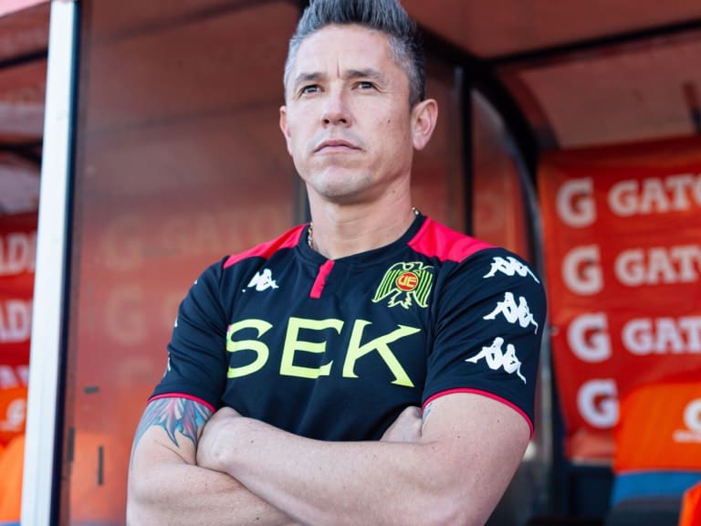 Gustavo Canales no seguiría en la banca de Unión Española tras perder la final de Copa Chile