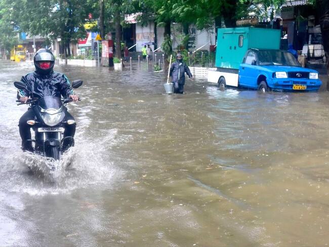Las inundaciones afectan a las ciudades del oeste de la India
