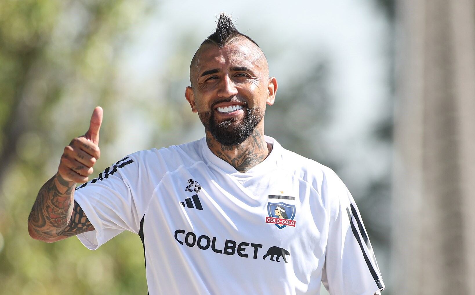 Arturo Vidal fue convocado en Colo Colo después de 17 años | X: Colo Colo
