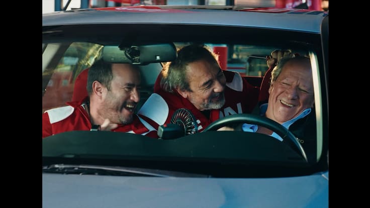 “¿Volante o maleta?“: recrean clásica escena del cine chileno en comercial a 25 años de su estreno