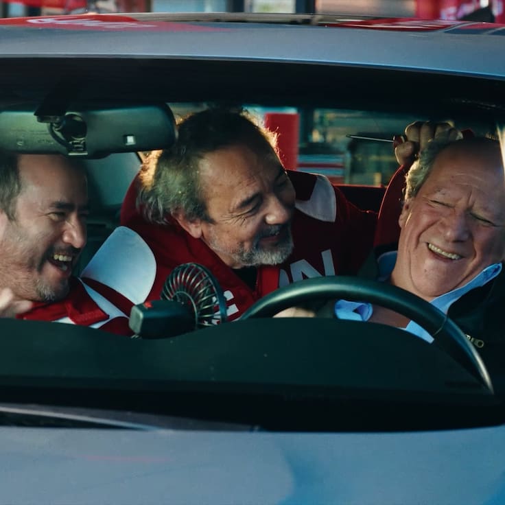 “¿Volante o maleta?“: recrean clásica escena del cine chileno en comercial a 25 años de su estreno