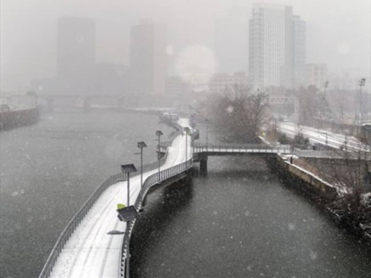 Una tormenta de nieve obliga a cancelar 2.300 vuelos en Estados Unidos