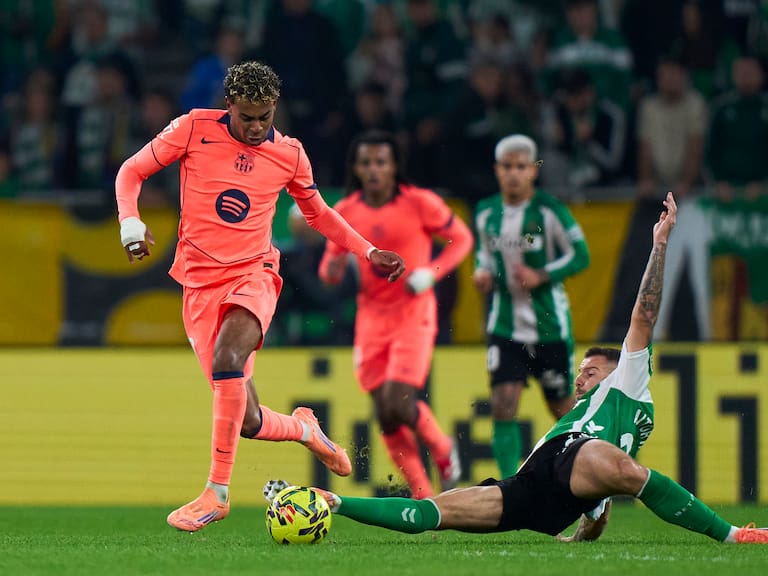 Real Betis reacciona tardíamente ante un Barcelona avasallador: los culés se afianzan como líderes en España