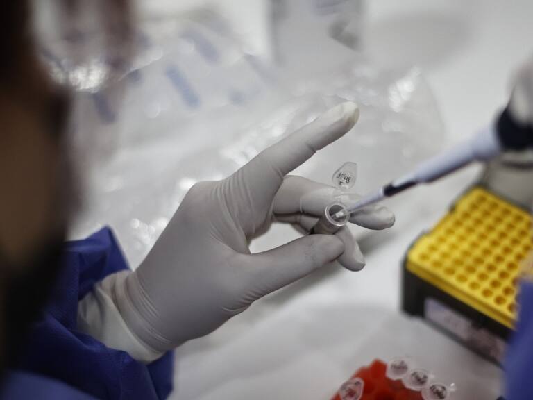 Minsal amplía el grupo prioritario para la vacunación contra la Viruela del Mono: inicia este 27 de febrero