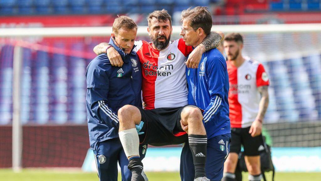 ROTTERDAM - Lucas Pratto of Feyenoord will be carried off the field during the Dutch Eredivisie match between Feyenoord and Ajax in the Kuip on May 9, 2021 in Rotterdam, the Netherlands. ANP PIETER STAM DE JONGE (Photo by ANP Sport via Getty Images)
