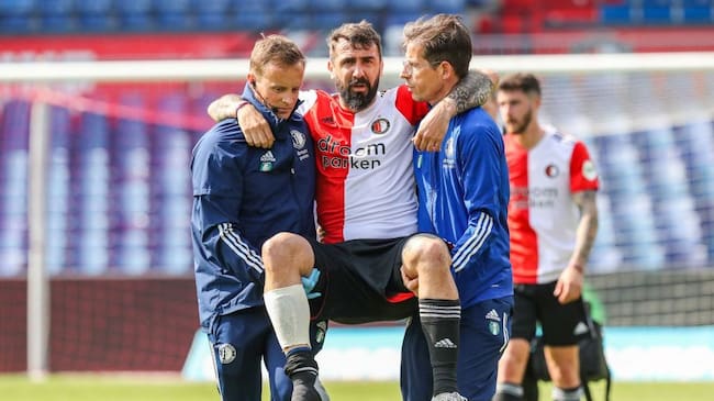 ROTTERDAM - Lucas Pratto of Feyenoord will be carried off the field during the Dutch Eredivisie match between Feyenoord and Ajax in the Kuip on May 9, 2021 in Rotterdam, the Netherlands. ANP PIETER STAM DE JONGE (Photo by ANP Sport via Getty Images)