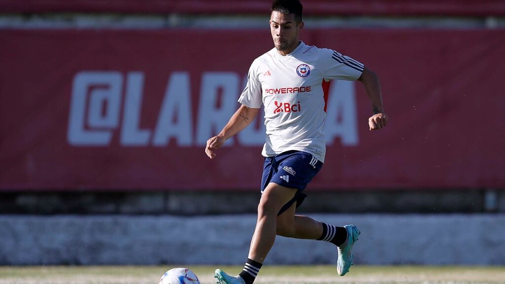 Alexander Aravena anota dos goles ante el elenco de proyección de Magallanes: "Feliz de estar acá y aprender de los más grandes"