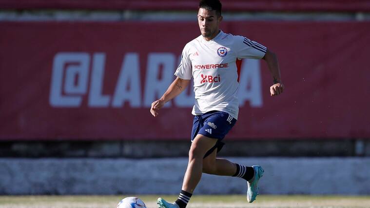 Alexander Aravena anota dos goles ante el elenco de proyección de Magallanes: "Feliz de estar acá y aprender de los más grandes"