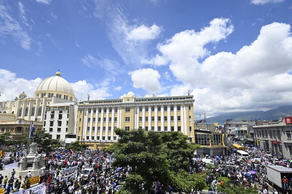 Masiva manifestación contra el gobierno de Bukele en El Salvador