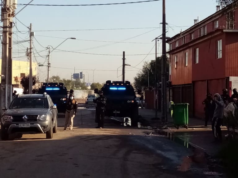 10 detenidos deja masivo operativo PDI en Lo Espejo: se incautaron 7 armas de fuego y diversas drogas